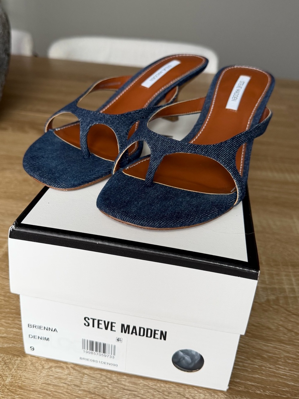 Steve Madden Denim Cutout kitten heels